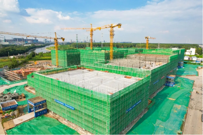 浦仪公路旁，竖起产业新地标